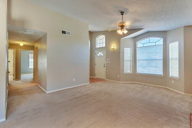 Building Photo - 1417 Plaza Verde Dr