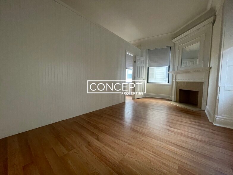 Building Photo - 62 Boylston St