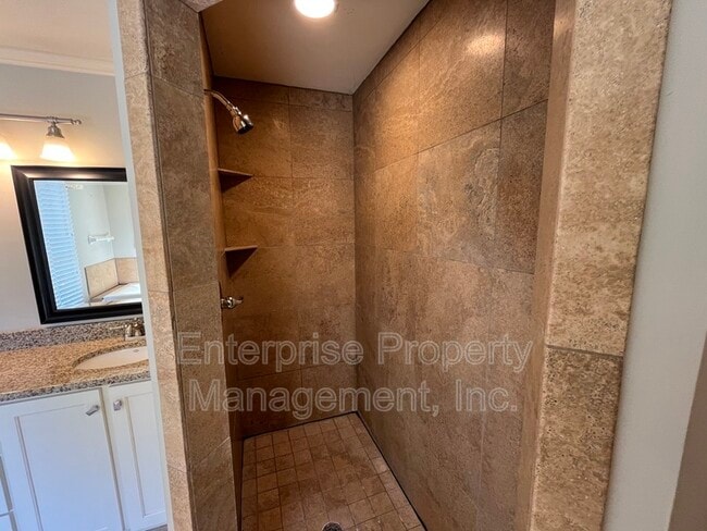 Building Photo - 958 Harbor View Dr