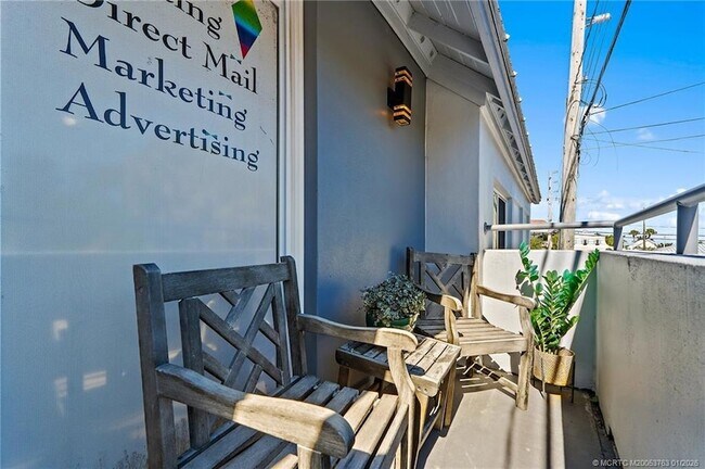 Building Photo - 310 SE Denver Ave