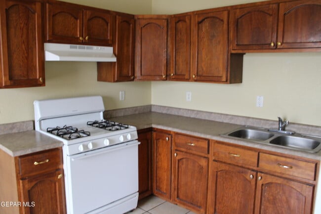 Building Photo - 8421 Mercury St