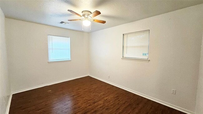 Building Photo - 777 Camelot Dr