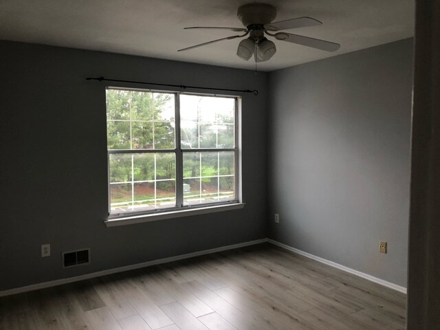 Building Photo - 804 Woodchip Rd