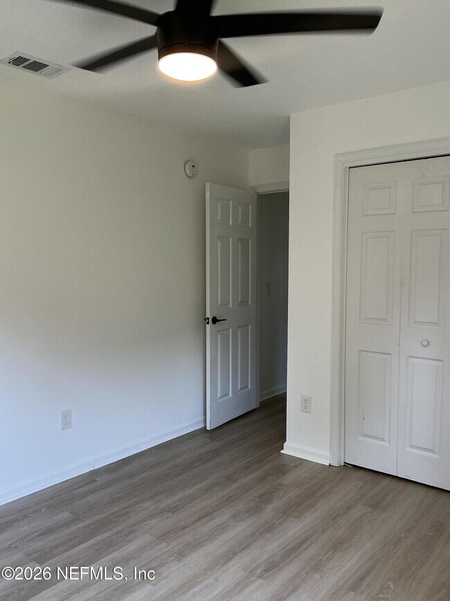 Building Photo - 12335 Vine Maple Way