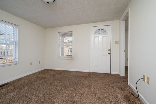 Building Photo - 2 bed/1 bath site built home