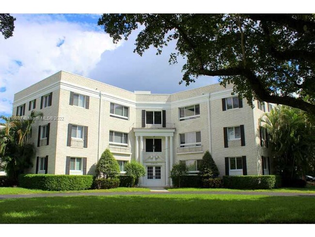 Building Photo - 2845 Granada Blvd