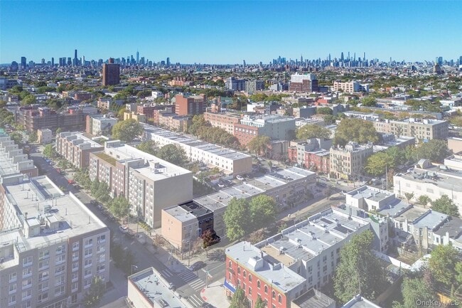 Building Photo - 380 Saratoga Ave