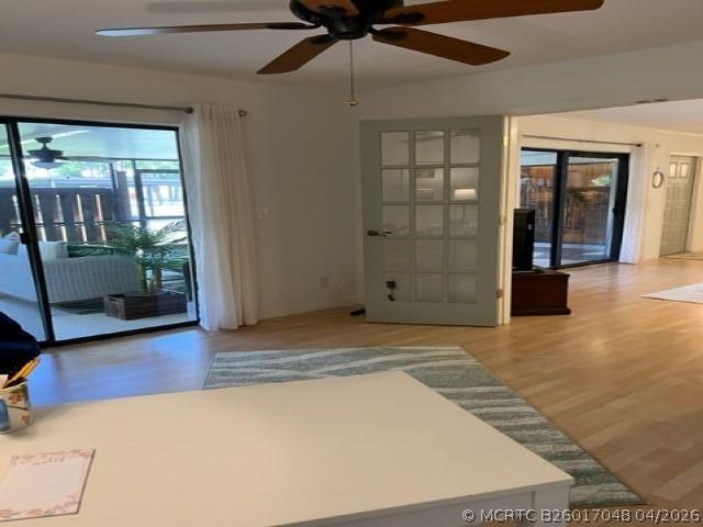 Building Photo - 301 SE Castle Ct