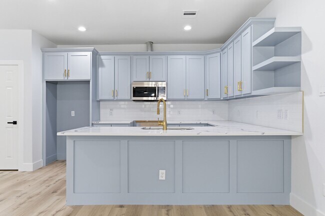 Building Photo - 7040 Kinney St