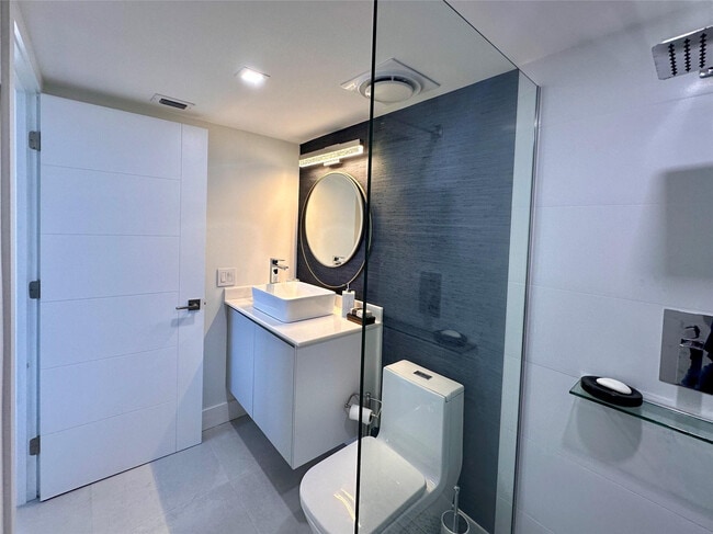 Building Photo - 209 N Fort Lauderdale Beach Blvd