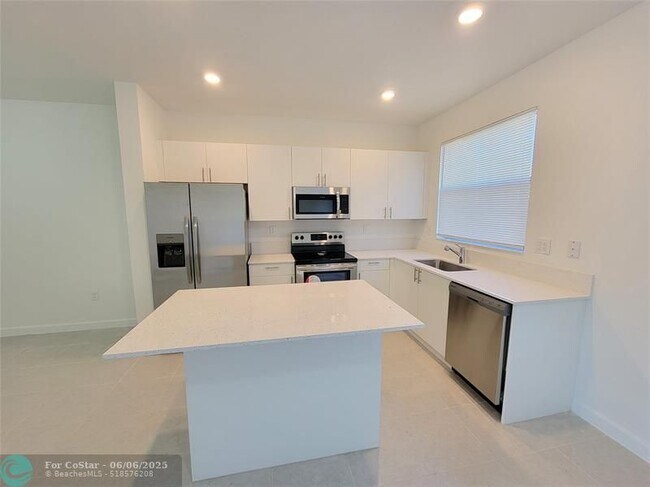 Building Photo - 28637 SW 132nd Ct