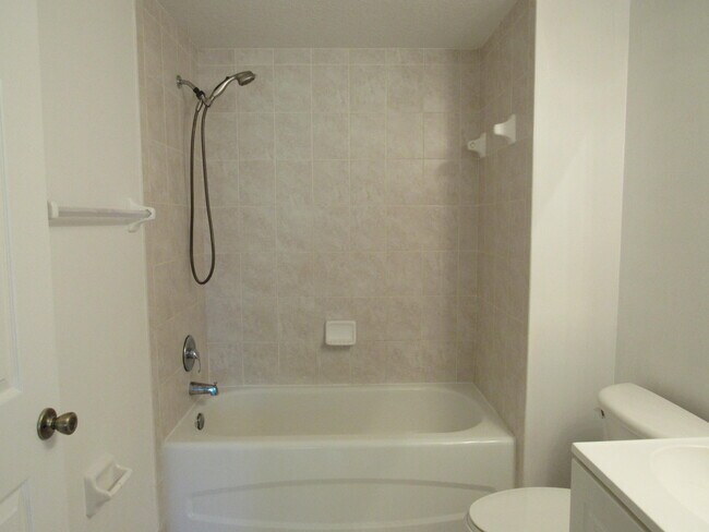 Building Photo - 4525 Oak Terrace Dr
