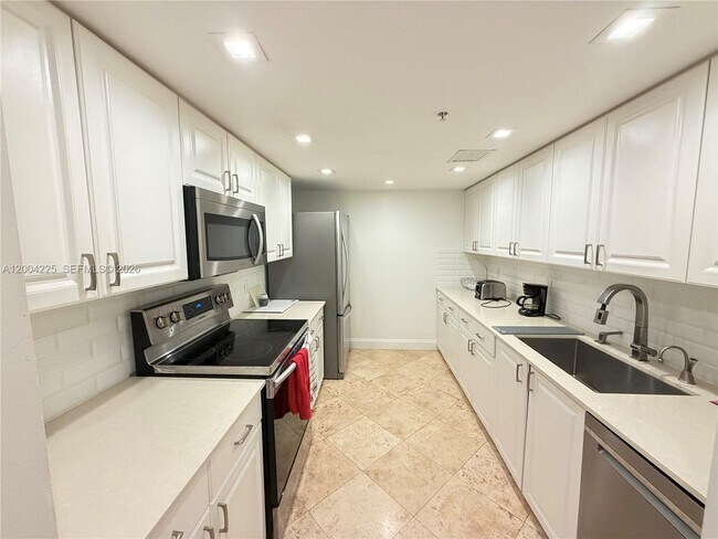 Building Photo - 90 Alton Rd