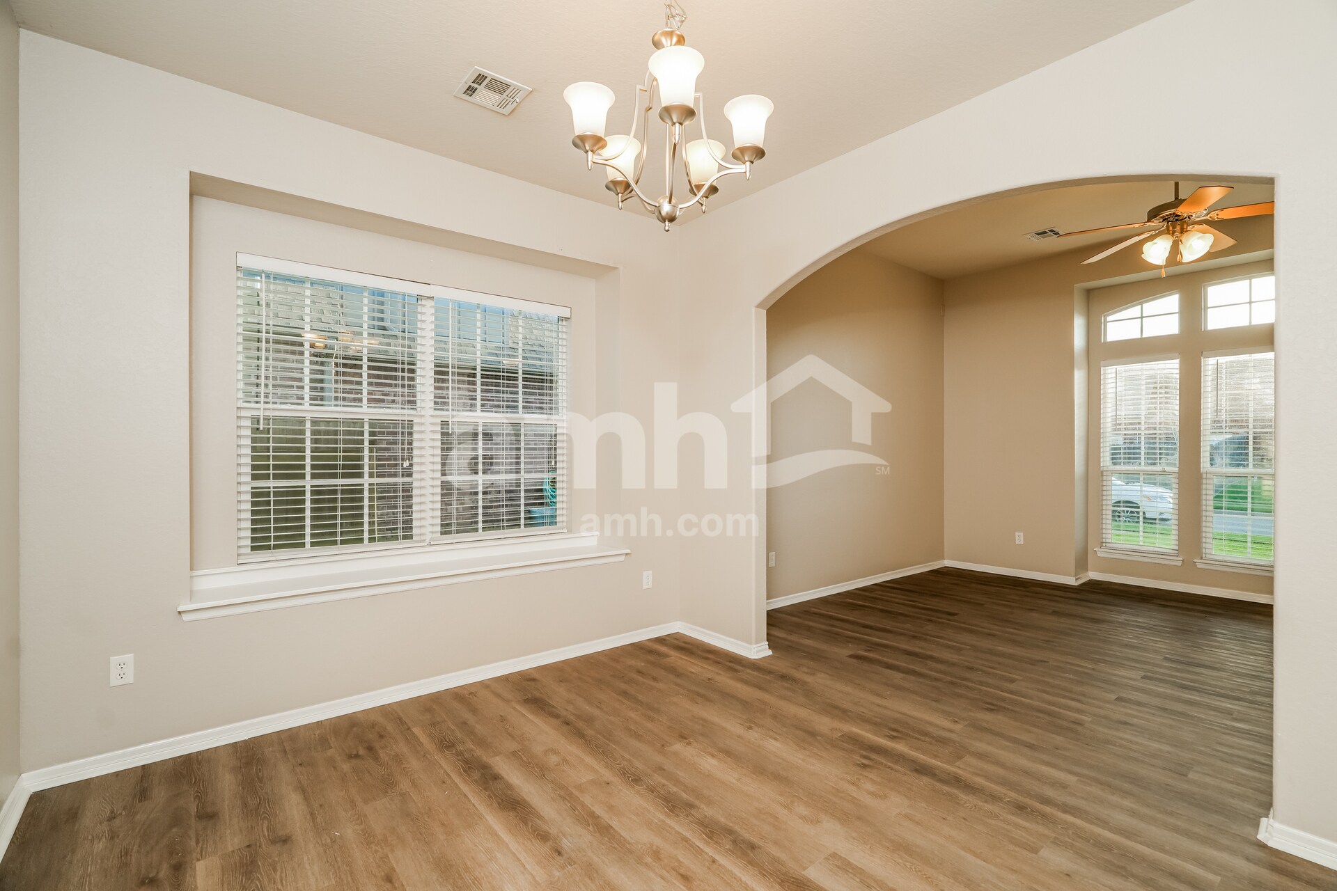 Building Photo - 3312 S Willow Ave