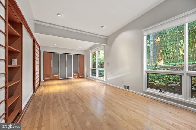 Building Photo - 2227 Glasgow Rd