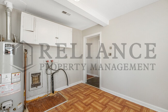 Building Photo - 2225 N Chautauqua St