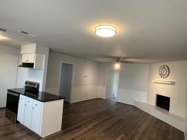 Building Photo - 8834 Sandcastle Ct