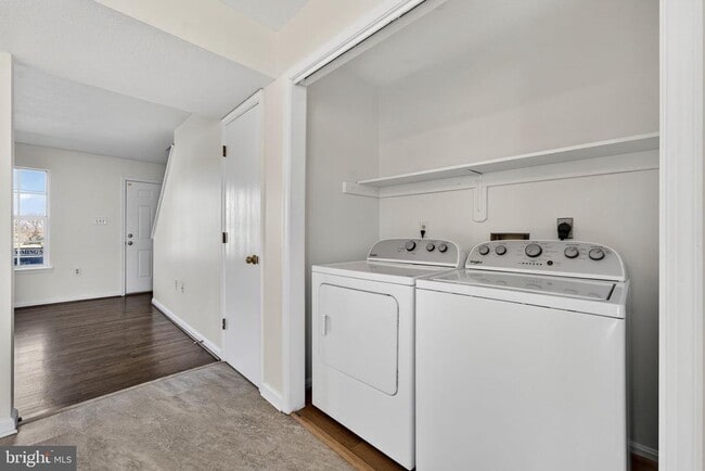 Building Photo - 352 Valley Mill Rd