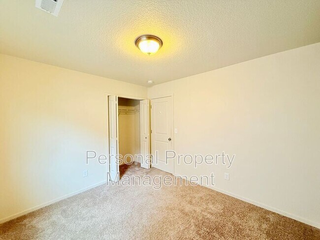 Building Photo - 1329 NE 72nd Way