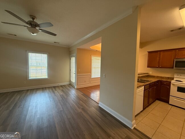 Building Photo - 161 Barfield Way