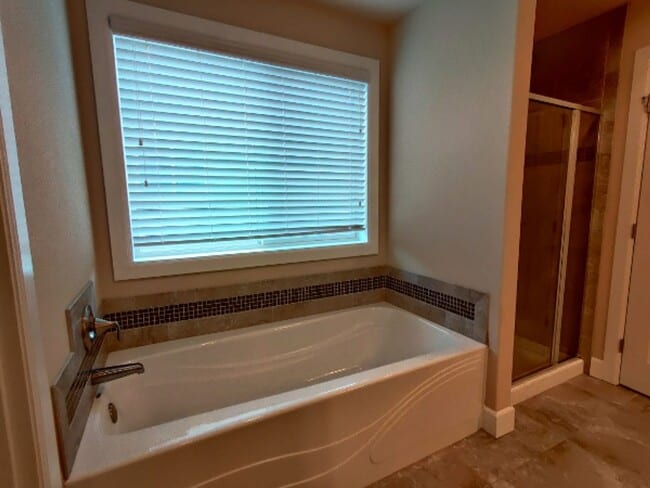 Building Photo - Beautiful Tumwater Home - 4 BD+DEN+BONUS RM