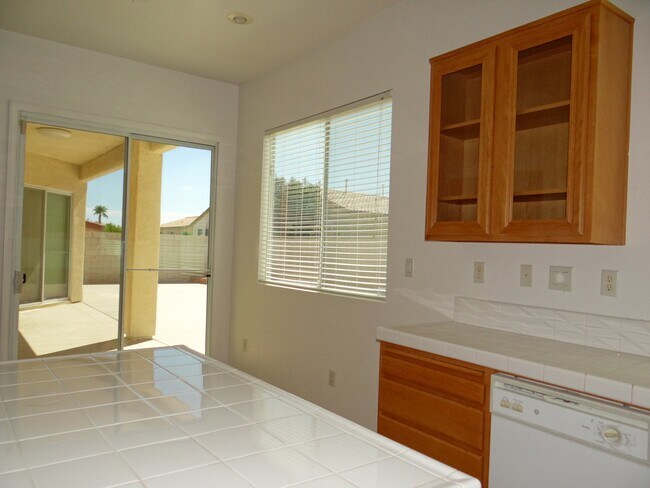 Building Photo - 10119 W Mesa Vista Ave