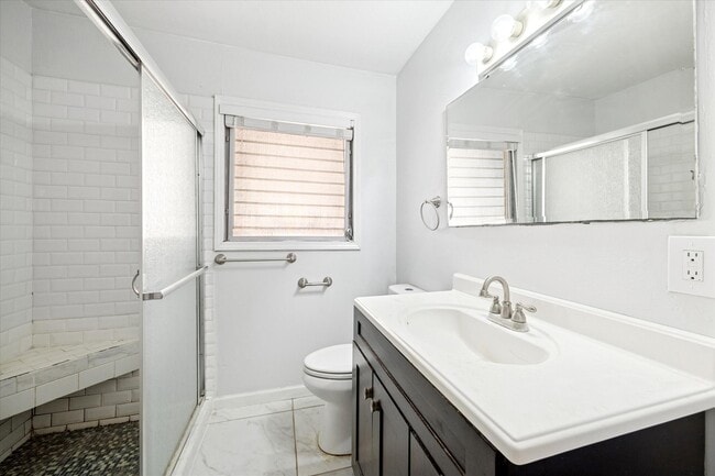 Building Photo - 4802 Holly St