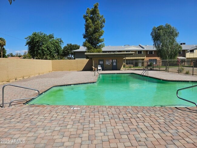 Building Photo - 4501 S Mill Ave