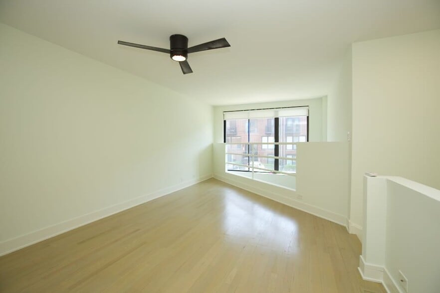 Building Photo - 959 W Grace St