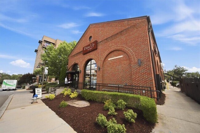 Building Photo - 262 Dawson Dr