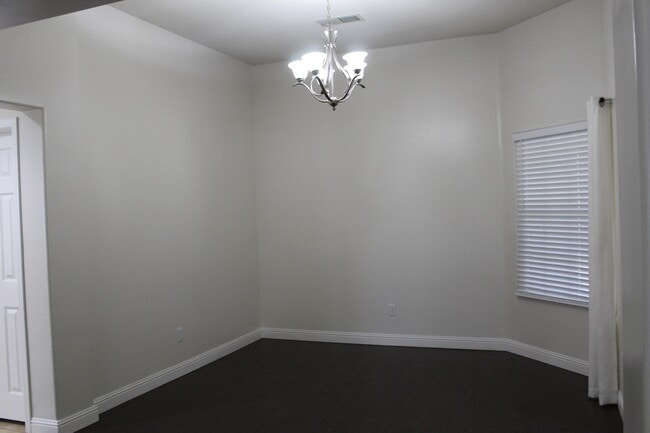 Building Photo - Beautiful Spacious Home for Rent Near Hosking and Mckee Area