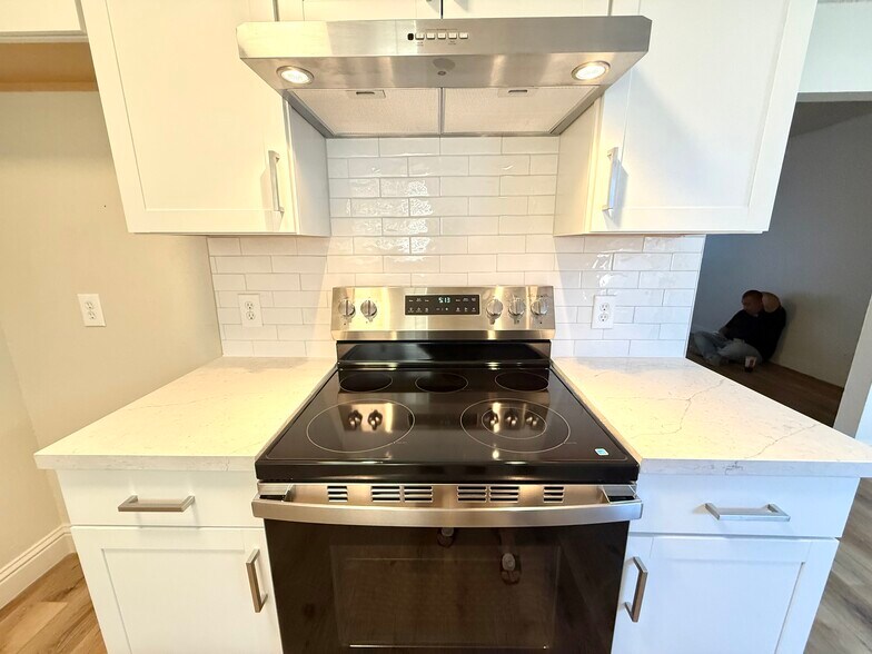 Building Photo - 6158 N Fresno St