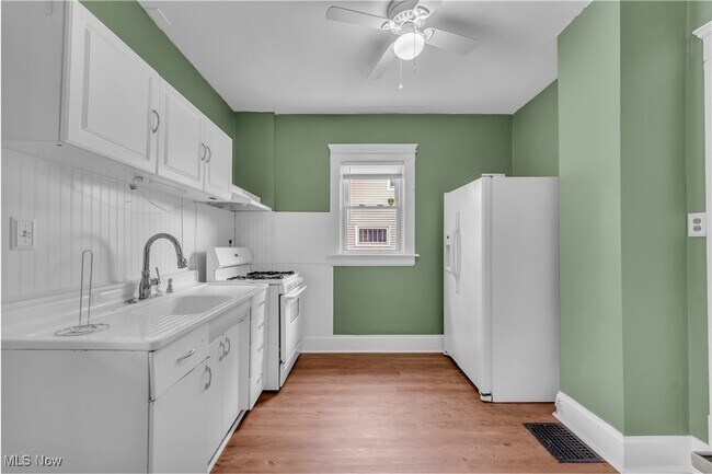 Building Photo - 1274 Welsh Ave