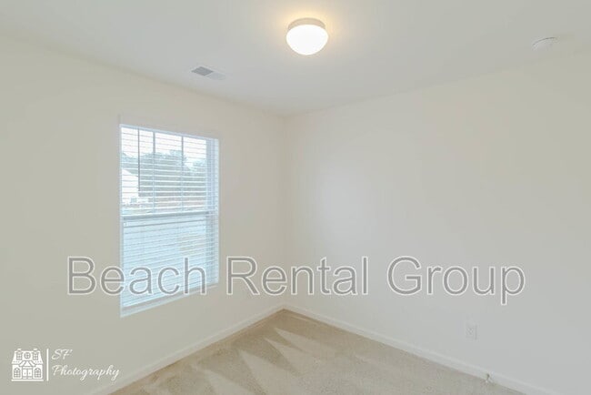 Building Photo - 109 Oxfordshire St