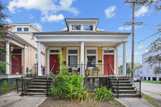 Primary Photo - 3301 Banks St