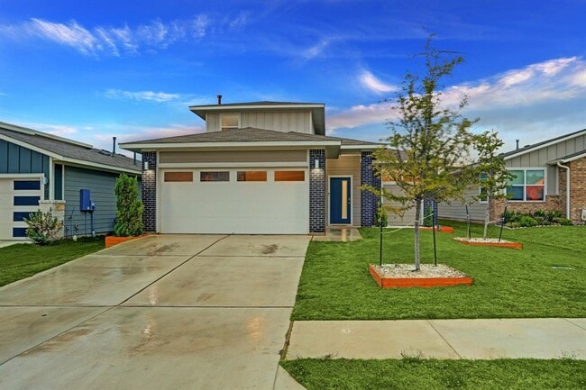 Primary Photo - 113 Filifera Ct