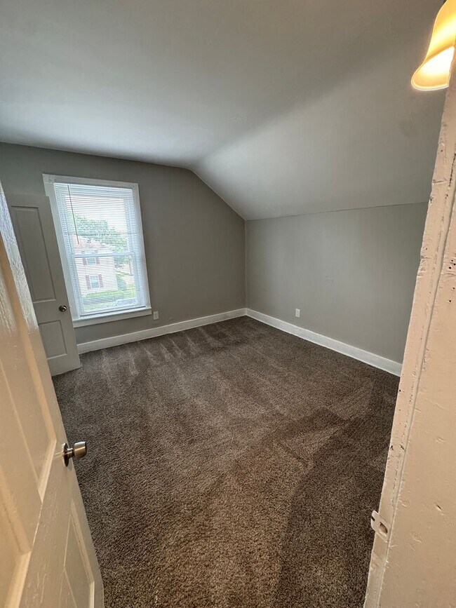 Building Photo - Spacious Four Bedroom House Close to Downtown Lafayette!