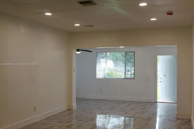 Building Photo - 1831 NW 185th St