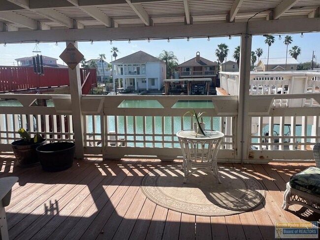 Building Photo - 921 Bass Ave