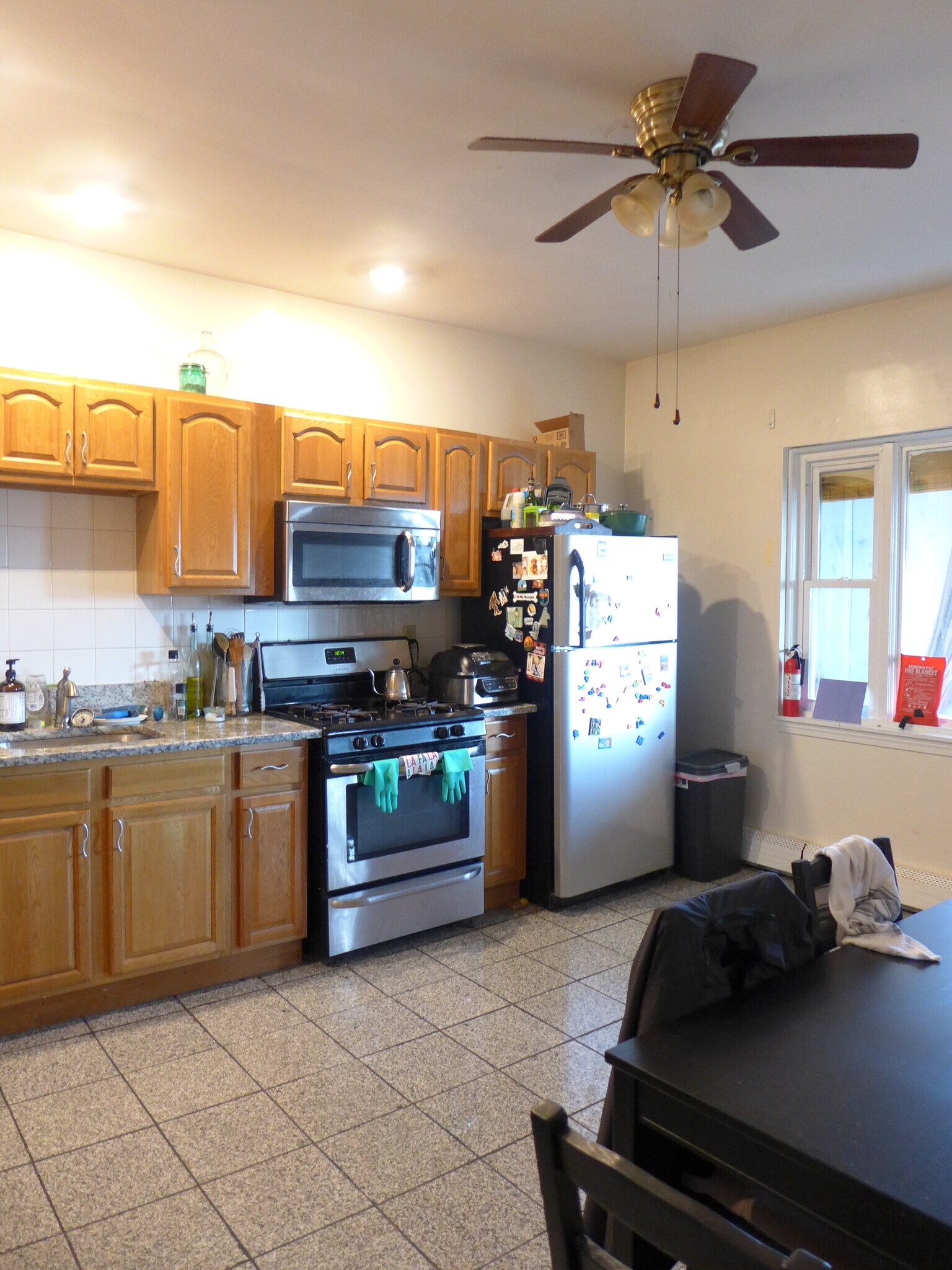 Building Photo - 830 Parker St