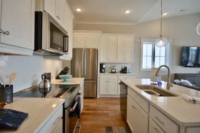 Building Photo - 18 Seagull St