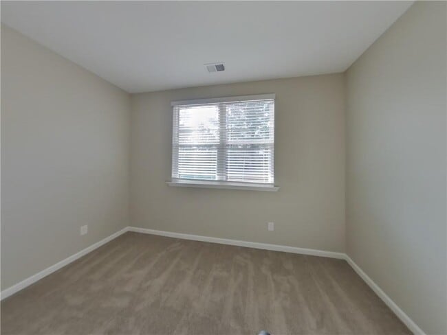 Building Photo - 173 Everett Sq