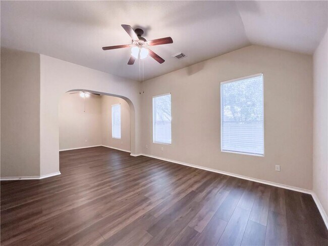 Building Photo - 107 Arrowhead Trail