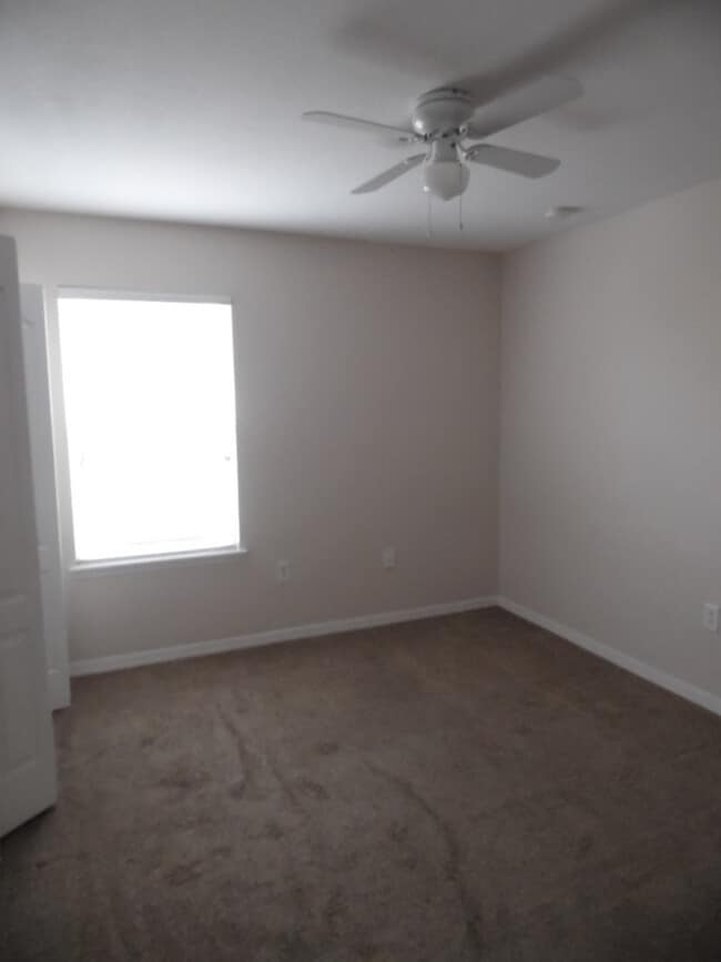 Building Photo - 4005 Pemberly Pines Cir