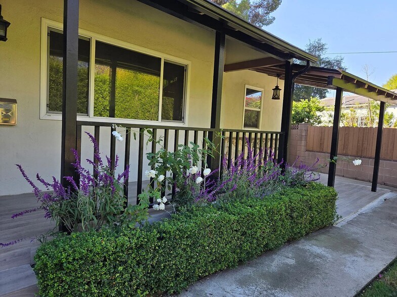 Building Photo - 11536 Cumpston St