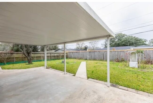 Building Photo - 1575 Longfellow Dr