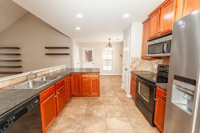 Building Photo - 8740 Lindsey Ln