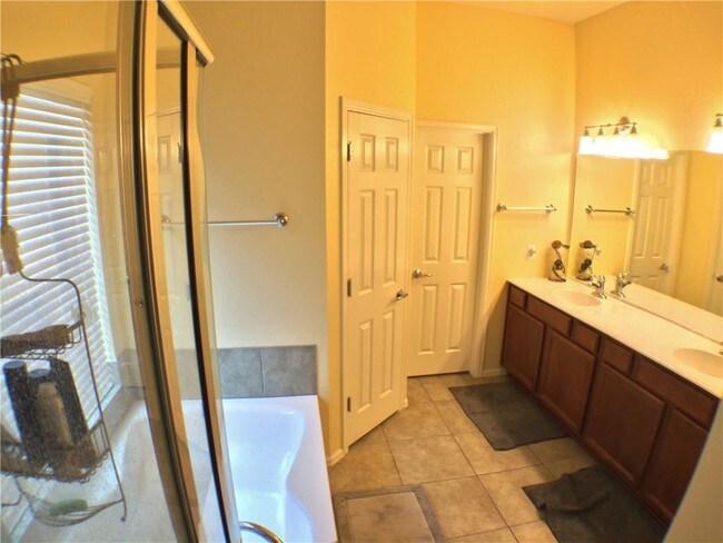Building Photo - 15833 Mirasol Dr