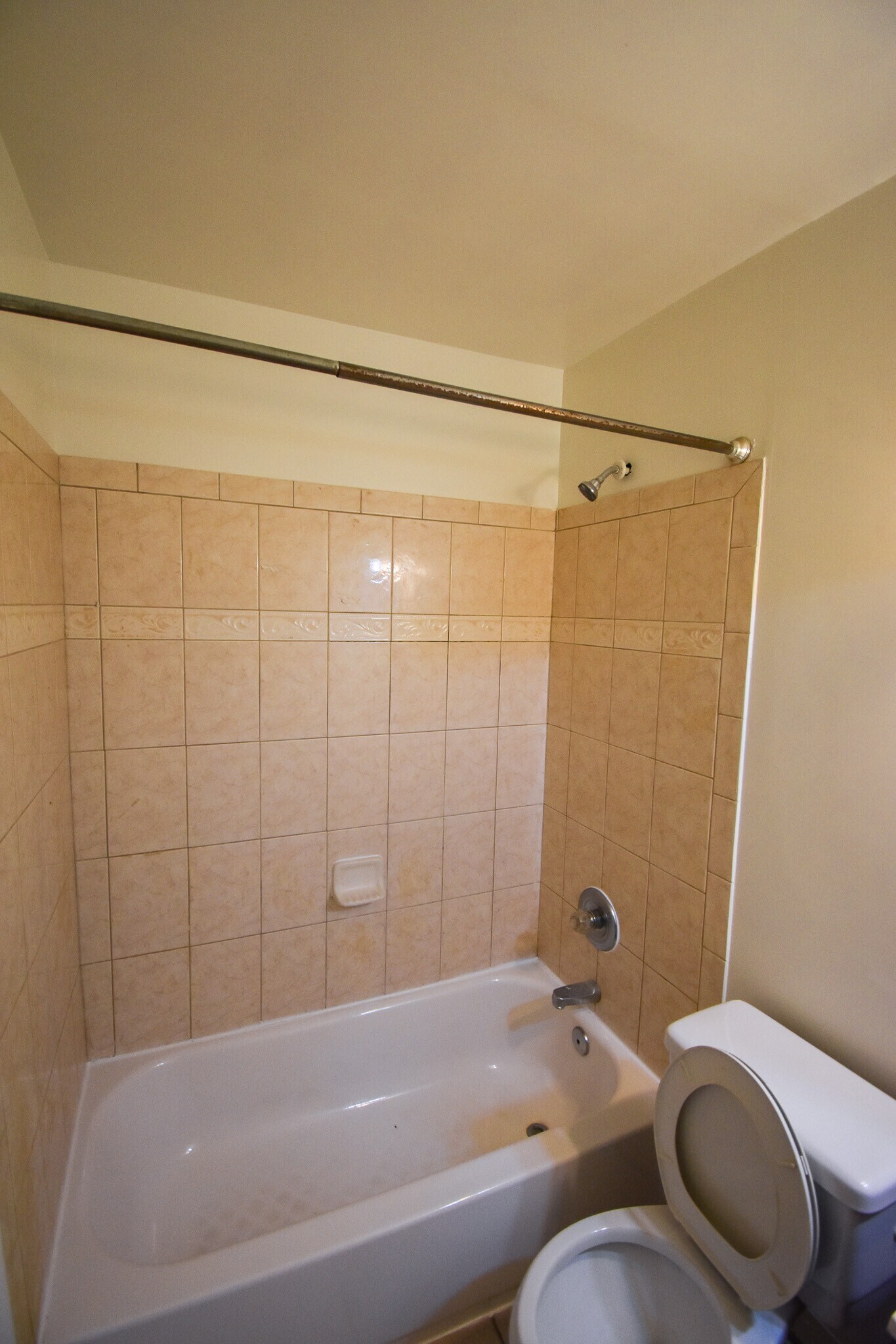 Building Photo - 13 S St NE