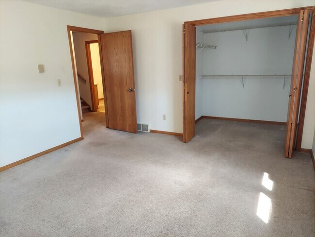 Building Photo - 501-503 Stonegate Drive